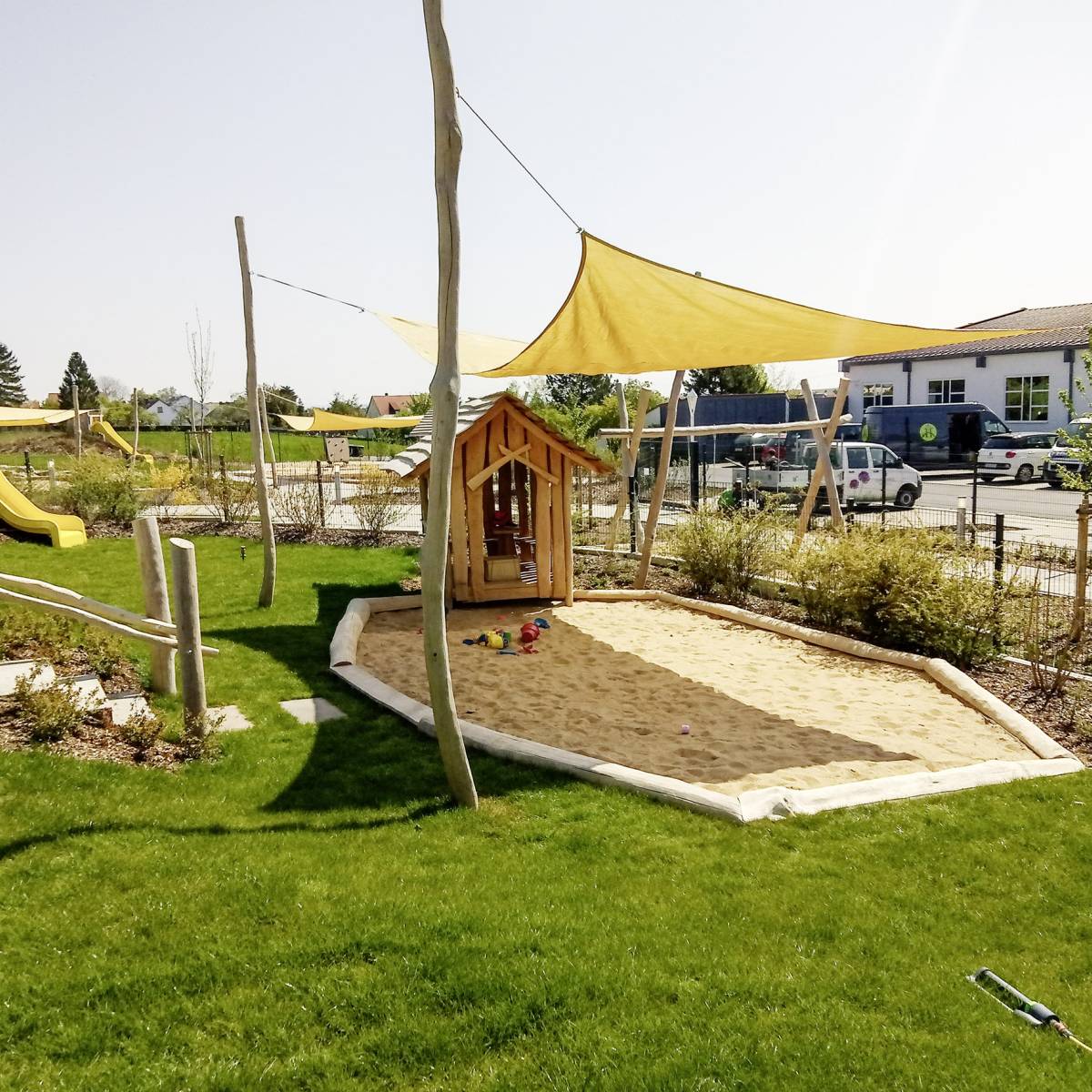 Sandspielbereich auf dem Spielplatz