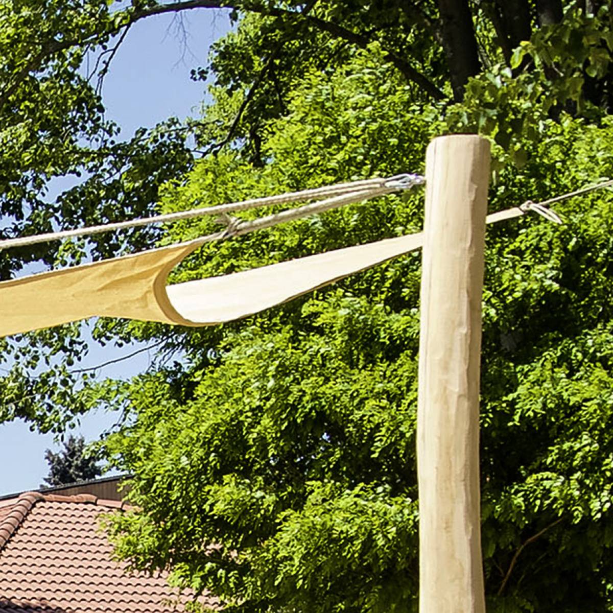 Sonnensegel auf dem Spielplatz